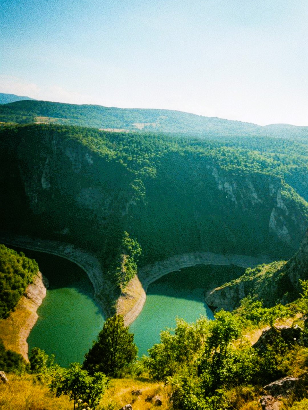 Kanjon i meandri Uvca sa vidikovca Molitva